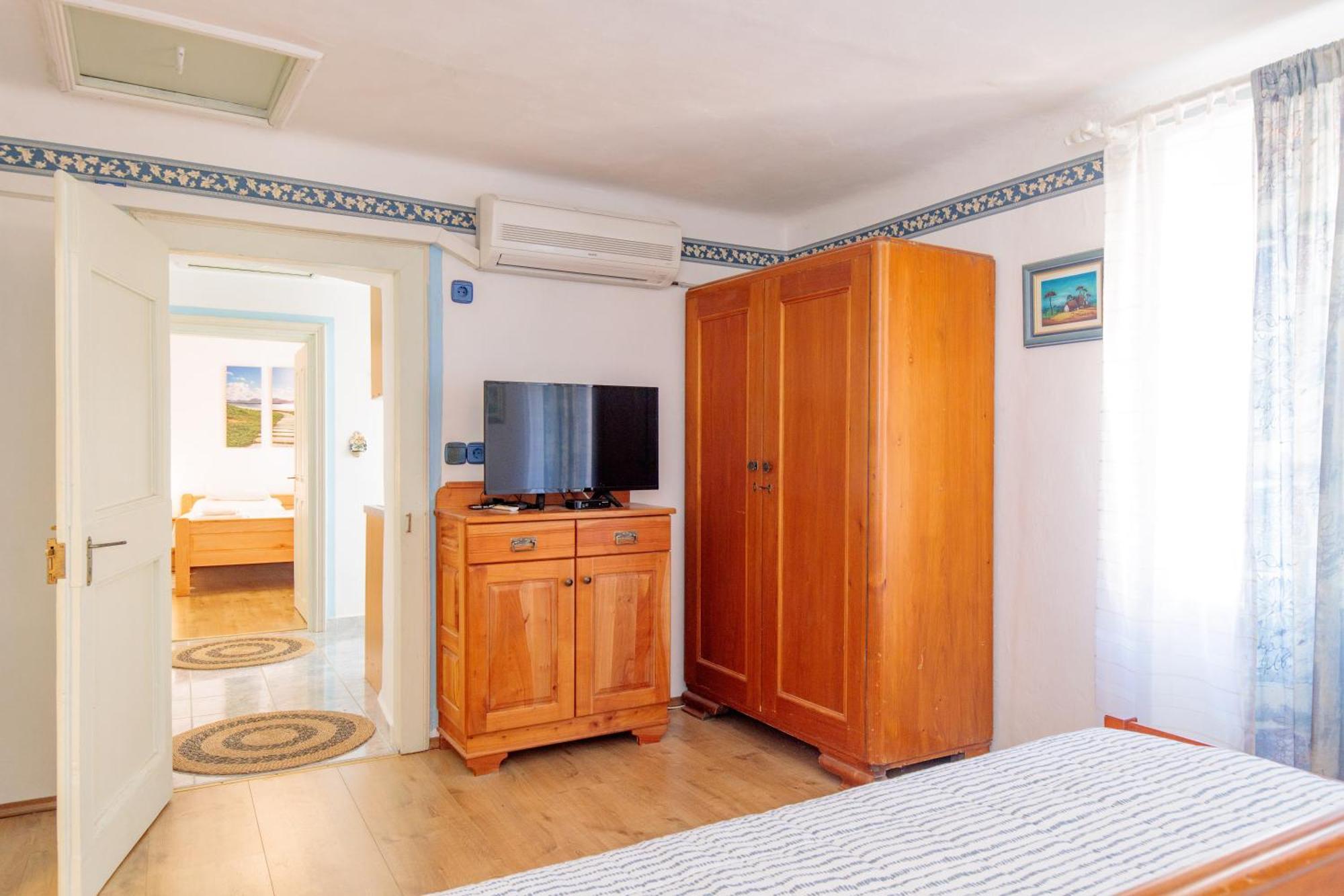 Apartment Villa Marija, Pinezici Krk Town Esterno foto